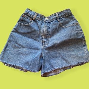 Vintage 80s cut-off denim shorts